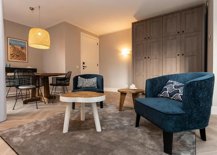 Hampton Nocleg ze śniadaniem 3*